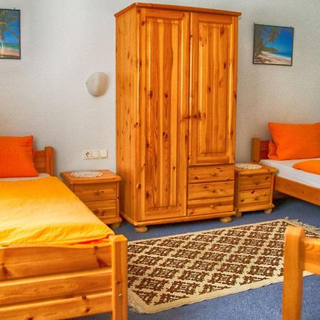 Pension Und Ferienwohnungen Bachmann Wölfersheim Exteriör bild