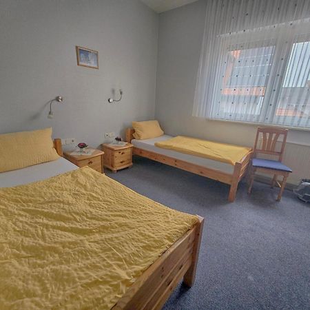 Pension Und Ferienwohnungen Bachmann Wölfersheim Exteriör bild